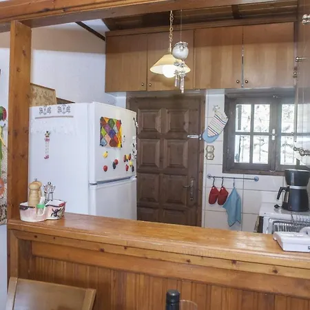 Mary's House نِكيانا